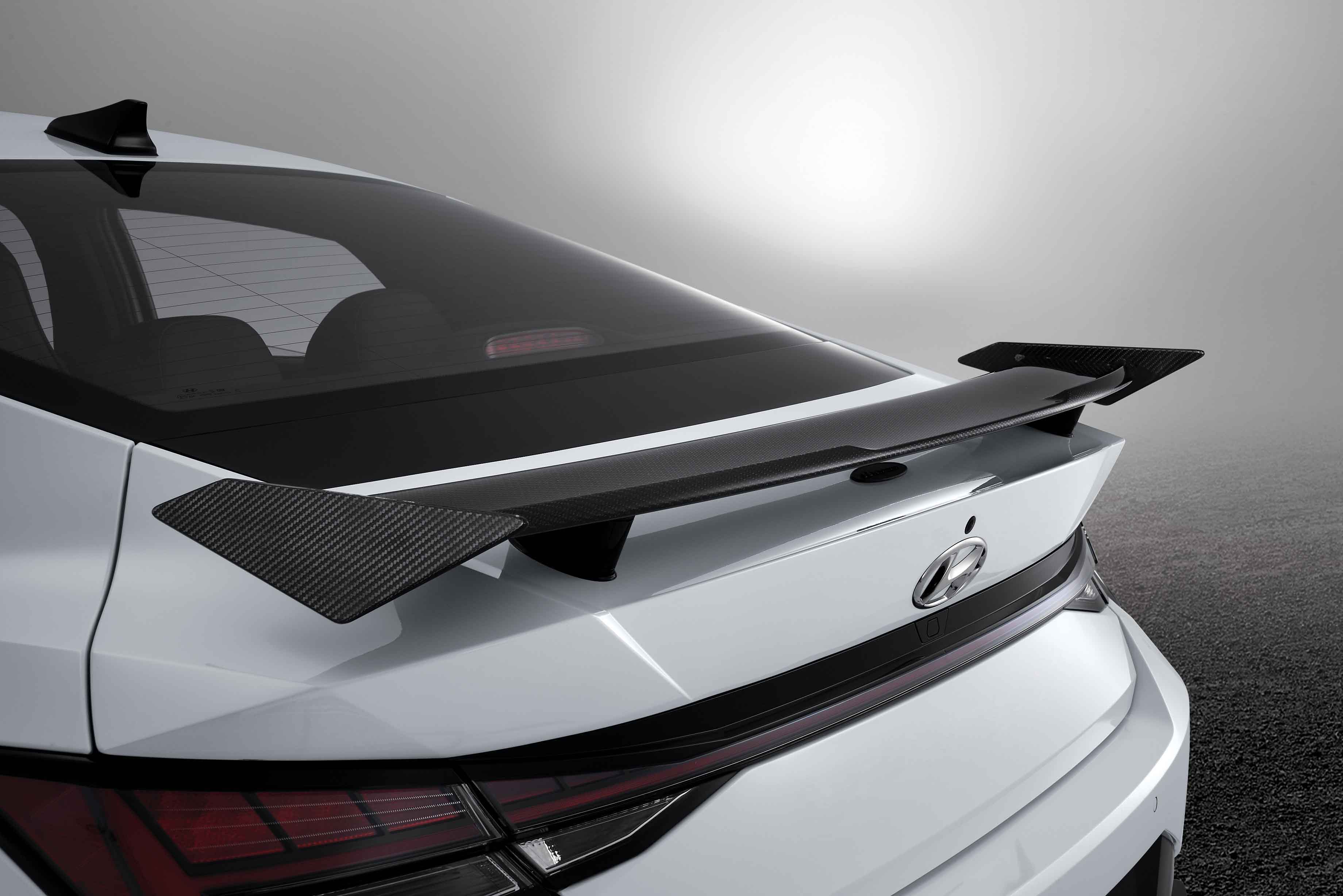 70751-carbon-rear-spoiler-cn7-n